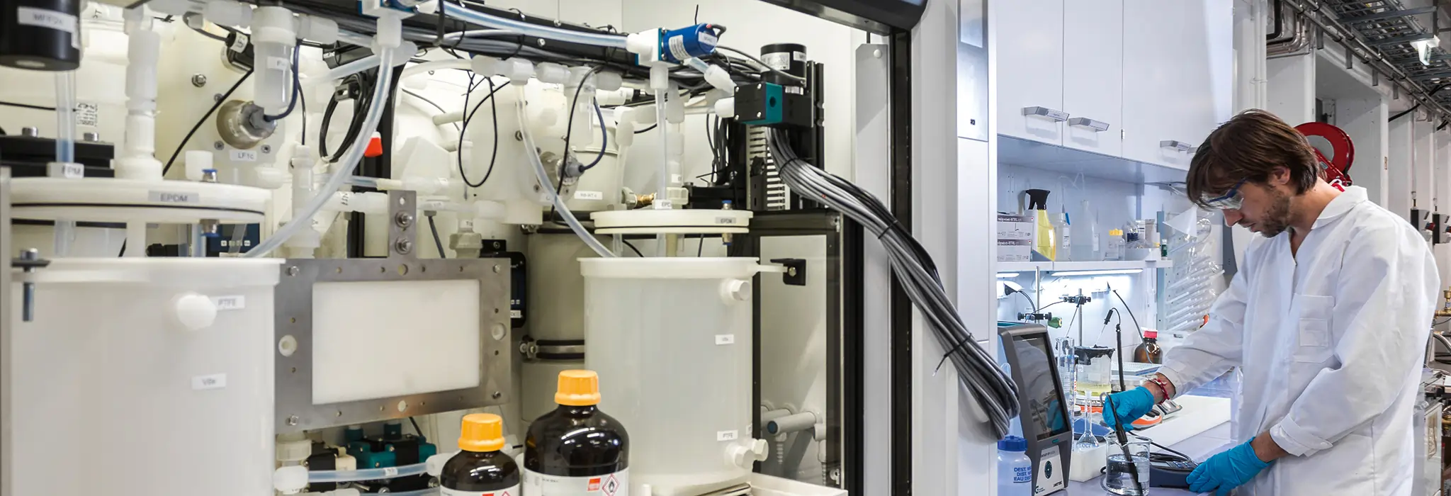 Meeting Challenges Within Lab Applications | Water Purification System